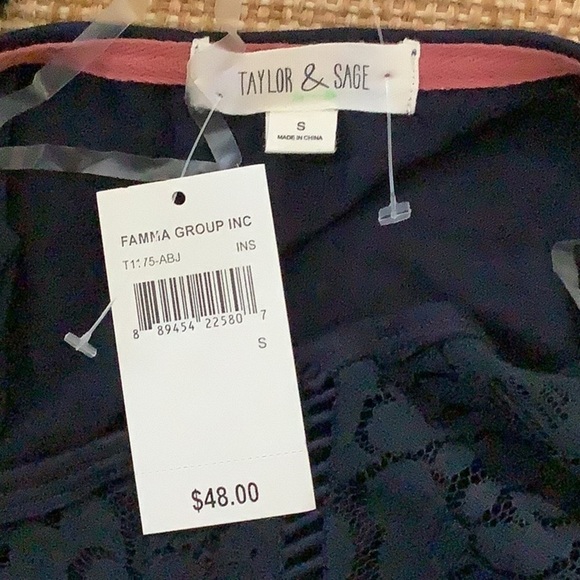 Taylor & Sage Blouse NWT Size S - Picture 5 of 6